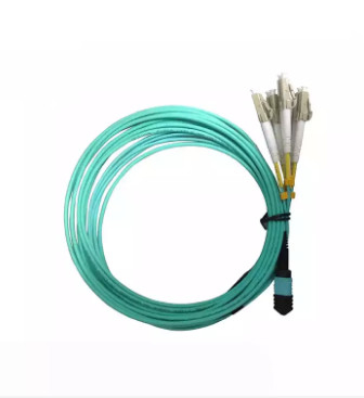 8 12 24 core MTP Jumper اندلاع الحبل الألياف البصرية 2.0mm MPO إلى LC كابلات الألياف البصرية التصحيح