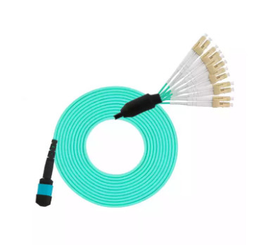 MPO UPC إلى LC APC MPO Fiber Optic Patch Cord 12 Core