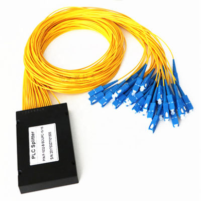 PLC 1 × 32 الألياف البصرية الخائن مادة ABS SC موصل 3.0MM القطر G657A1 كابل الألياف الصفراء